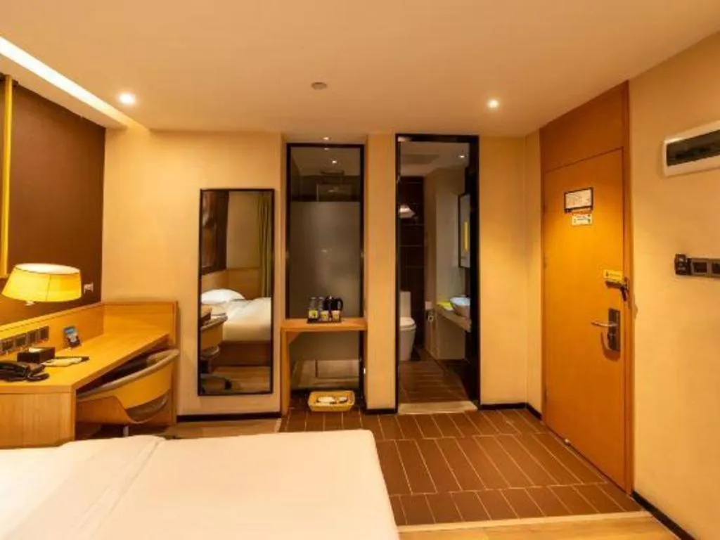 Iu Hotel Zhengzhou Wenhua Road Sanquan Road Branch 2*,