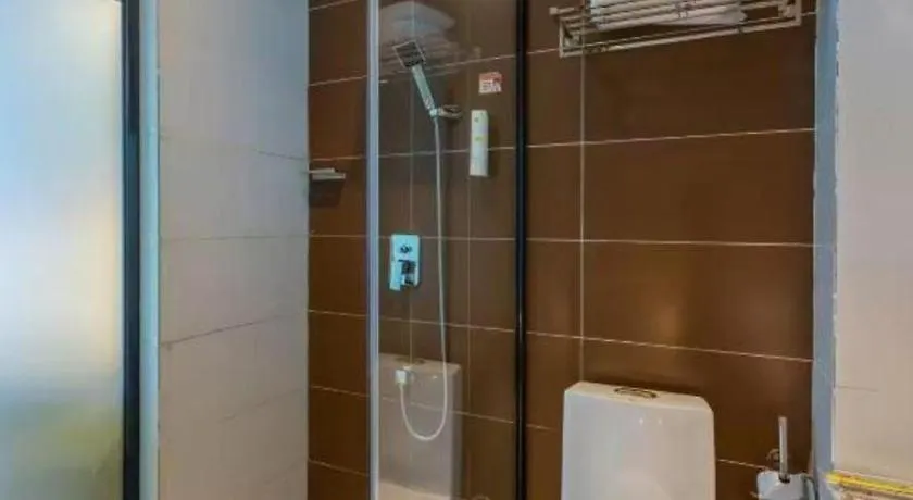 Iu Hotel Zhengzhou Wenhua Road Sanquan Road Branch 2*,